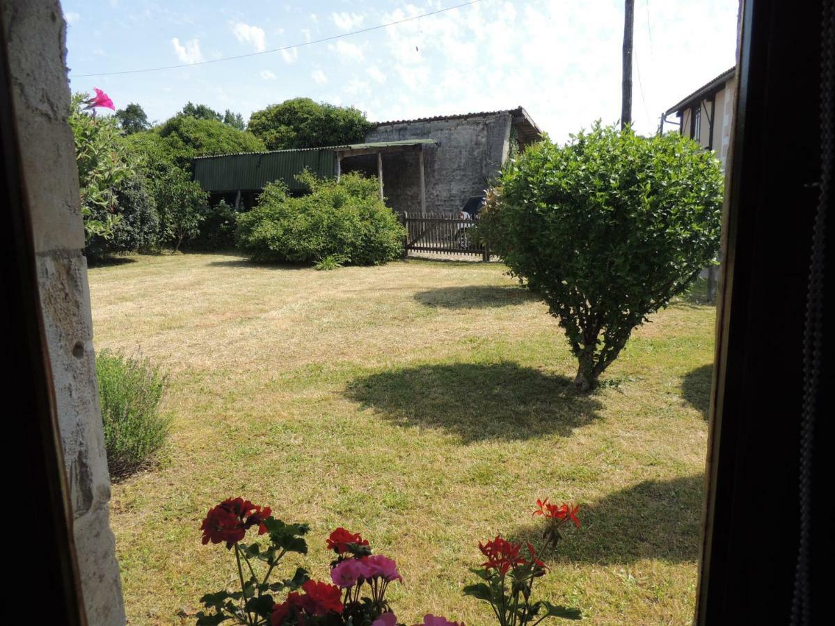 Chocolate Box Cottage Parzac Екстер'єр фото